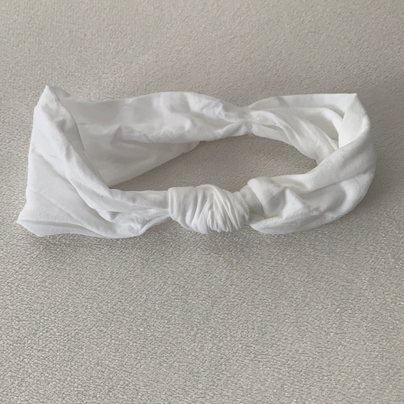 FREE w/ Bundle - NWOT Baby Wisp Newborn Headband - Picture 1 of 1